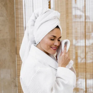 Everest Small Bath Towel Lifestyle Image